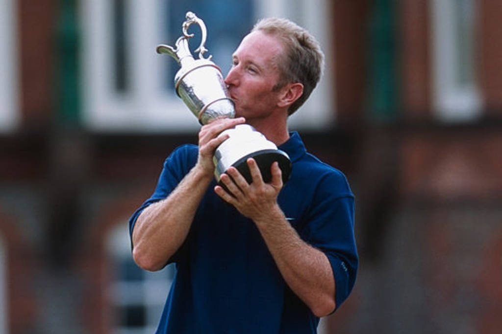 David Duval kisses the Claret Jug after winning The Open in 2001
